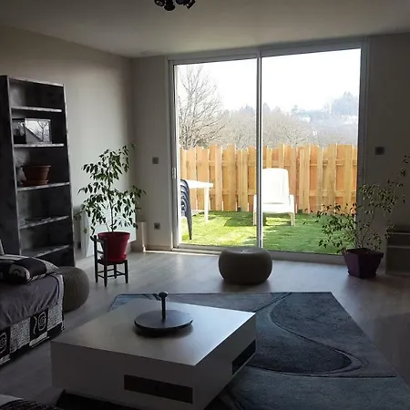Apartmán Cantal T2 Independant Bord De Lac Dans Maison D'habitation *